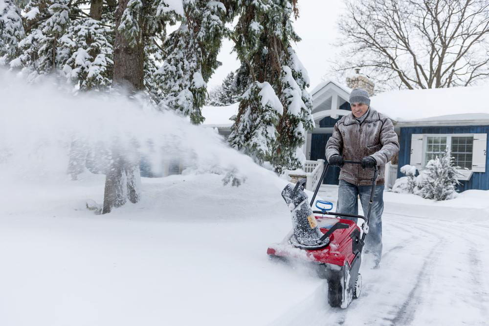 3 essential tips to buy snow blowers from snow blower clearance sale