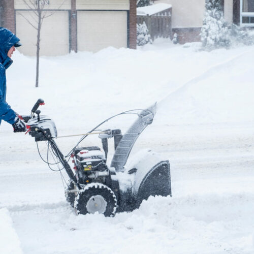 7 must-have features in a snowblower