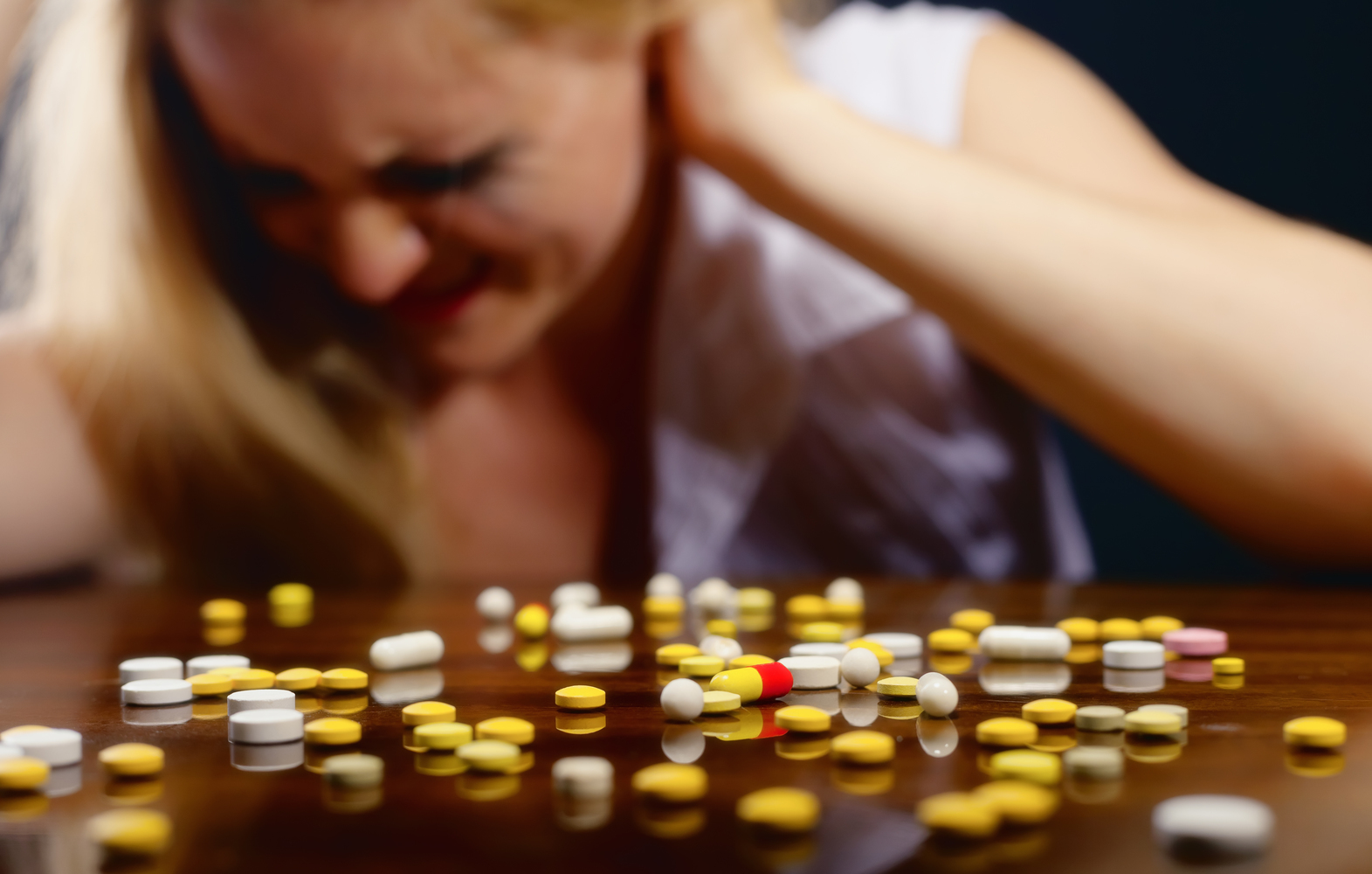 5 Easy-To-Spot Signs That Indicate A Painkiller Addiction