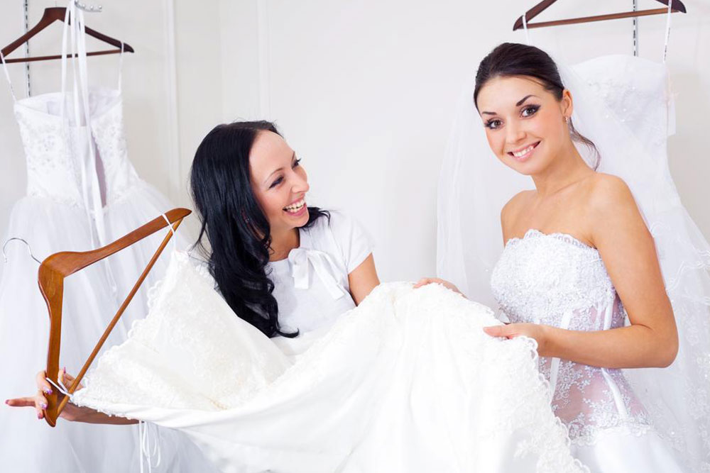 Choosing the perfect wedding dress for your body type