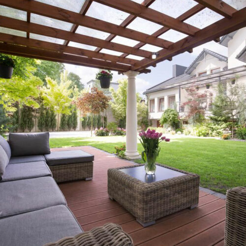 Accessories to accentuate your backyard patio designs