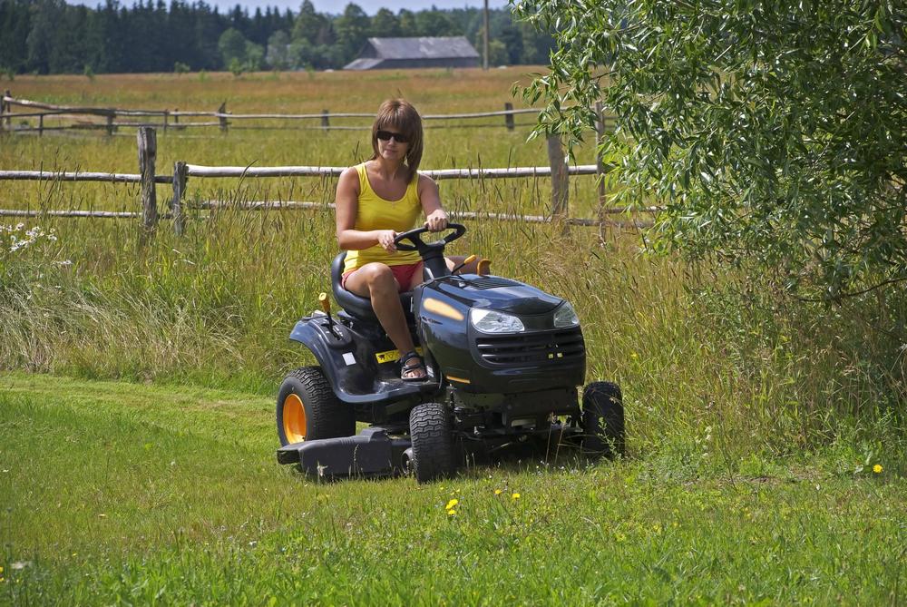 Basic characteristics of riding lawn mowers