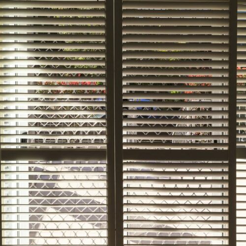 Decorate your windows with Roman shade pattern