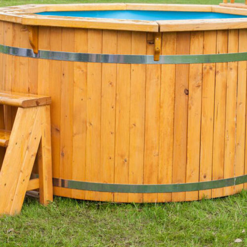 Here are six reasons to buy a hot tub cover