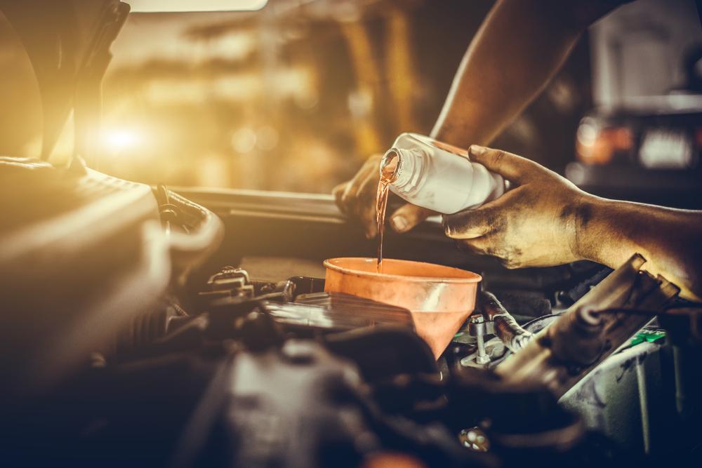 Synthetic Oil Change and How it Helps Improve the Car&#8217;s Engine