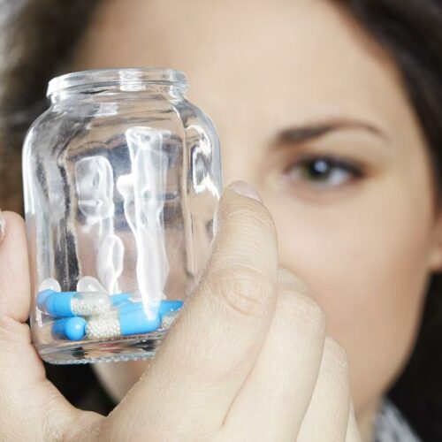 Painkiller Addiction: Diagnosis and Treatment